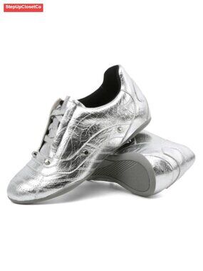 Women's Cushioned Walking Shoes Leather Rivet Sneakers Comfortable Athletic